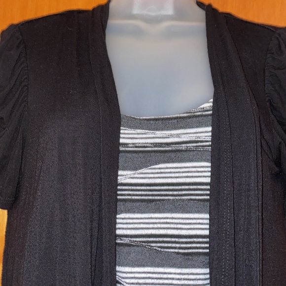 Short sleeve one piece twin set - Picture 2 of 5